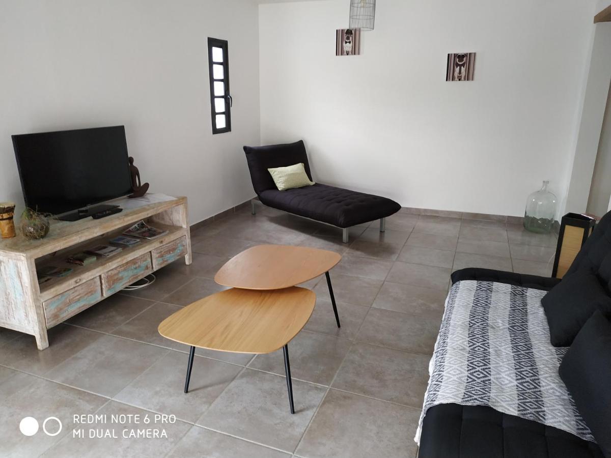 Jolie Maison T3 A St Pierre, 2 Chambres Avec Sdb, Grande Varangue, Jardin Сен-Пиер Екстериор снимка