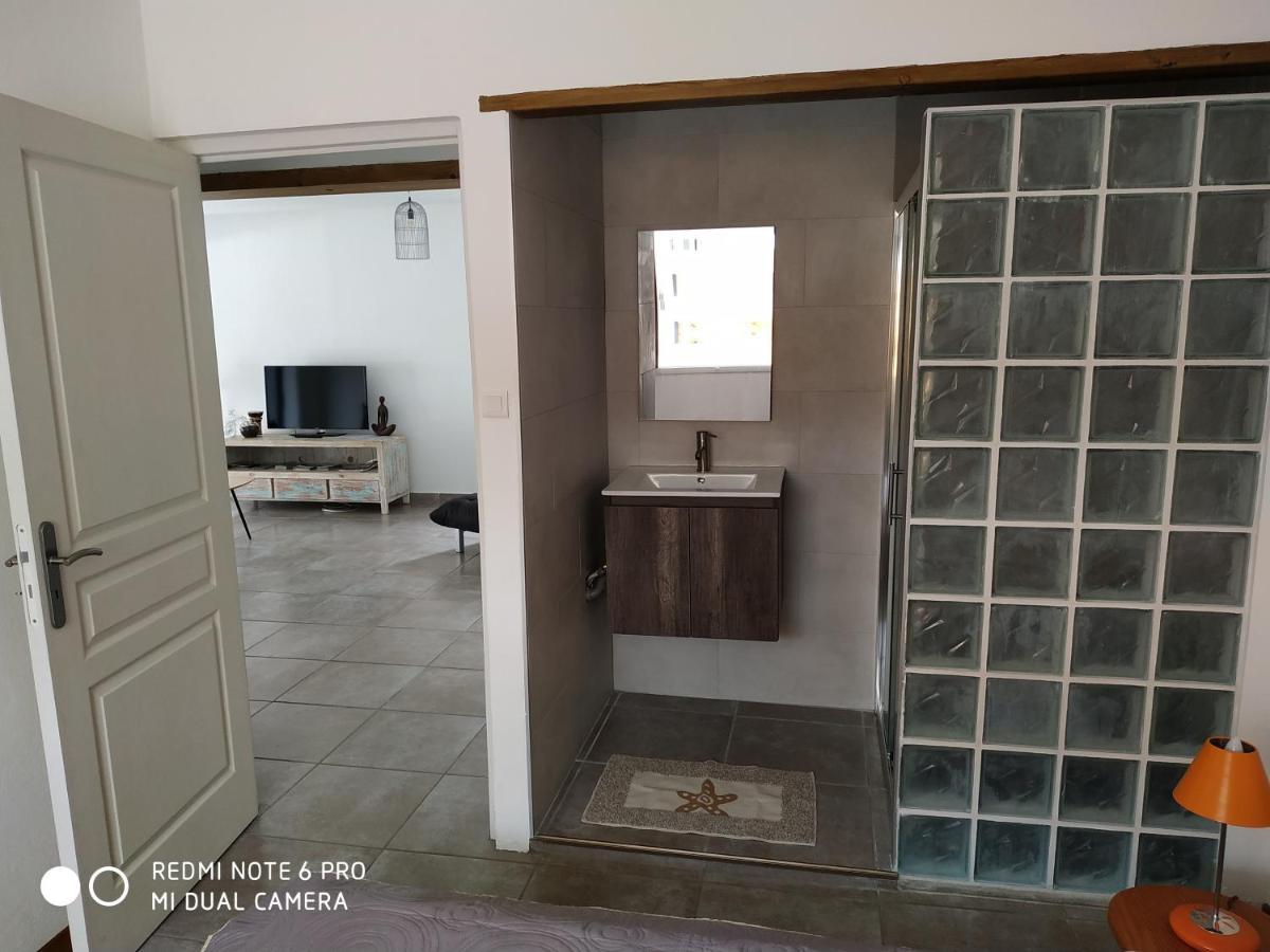 Jolie Maison T3 A St Pierre, 2 Chambres Avec Sdb, Grande Varangue, Jardin Сен-Пиер Екстериор снимка