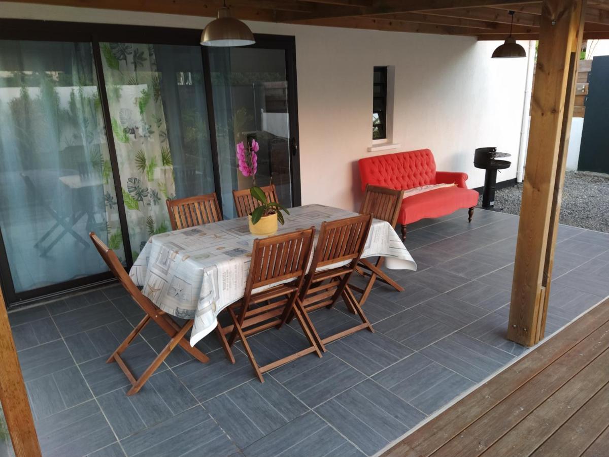 Jolie Maison T3 A St Pierre, 2 Chambres Avec Sdb, Grande Varangue, Jardin Сен-Пиер Екстериор снимка