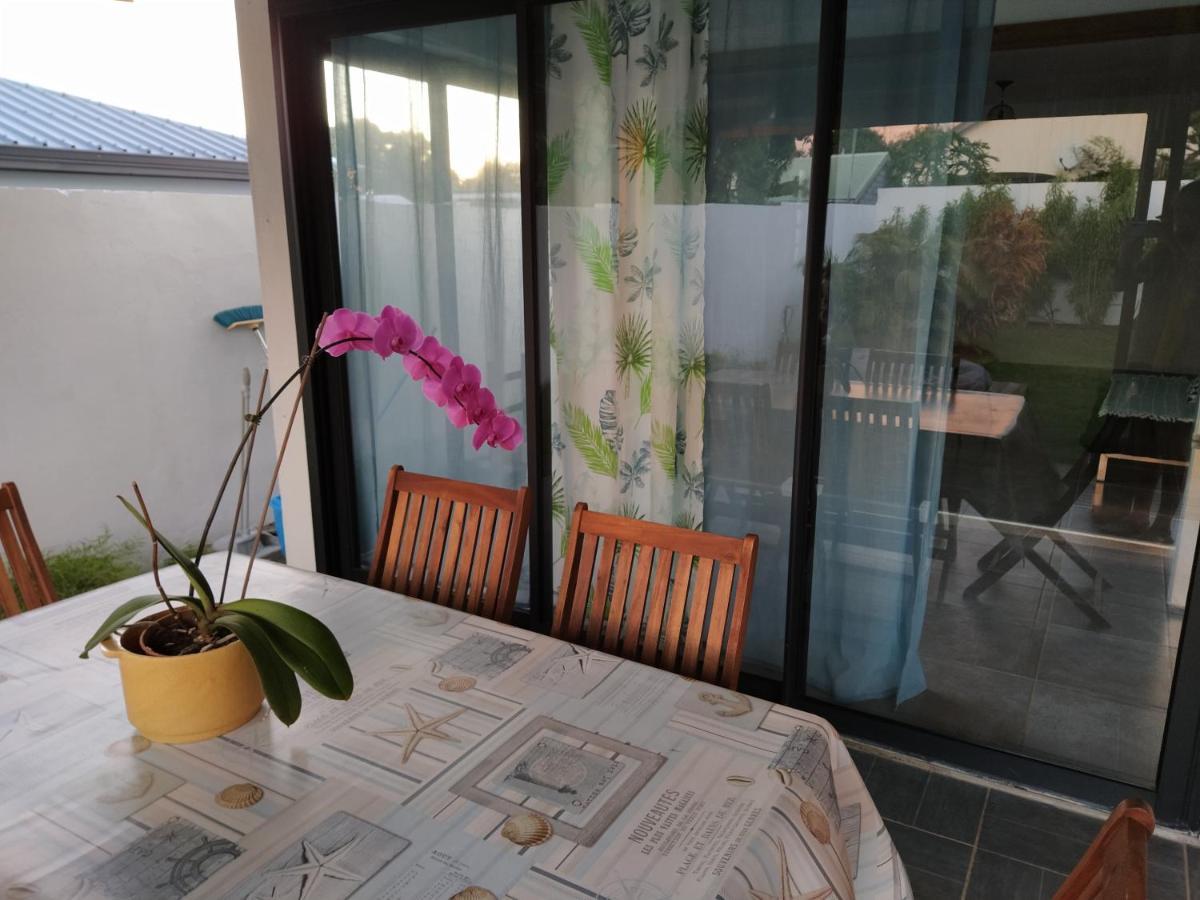 Jolie Maison T3 A St Pierre, 2 Chambres Avec Sdb, Grande Varangue, Jardin Сен-Пиер Екстериор снимка