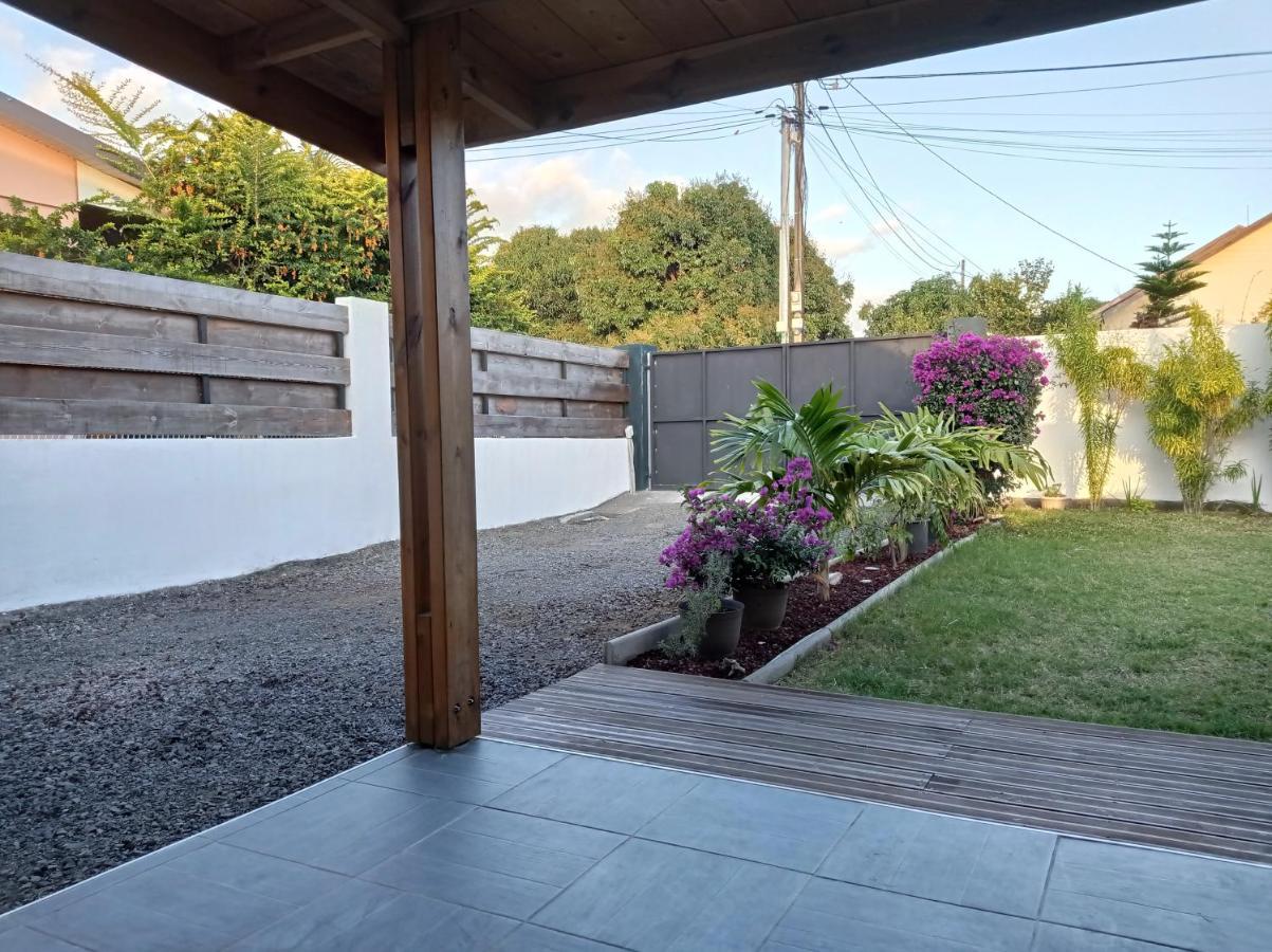 Jolie Maison T3 A St Pierre, 2 Chambres Avec Sdb, Grande Varangue, Jardin Сен-Пиер Екстериор снимка