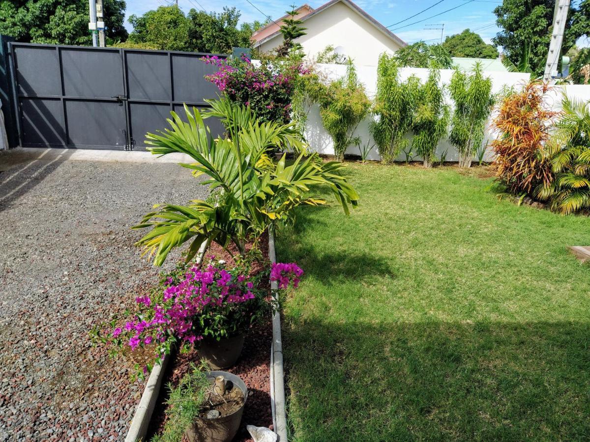 Jolie Maison T3 A St Pierre, 2 Chambres Avec Sdb, Grande Varangue, Jardin Сен-Пиер Екстериор снимка