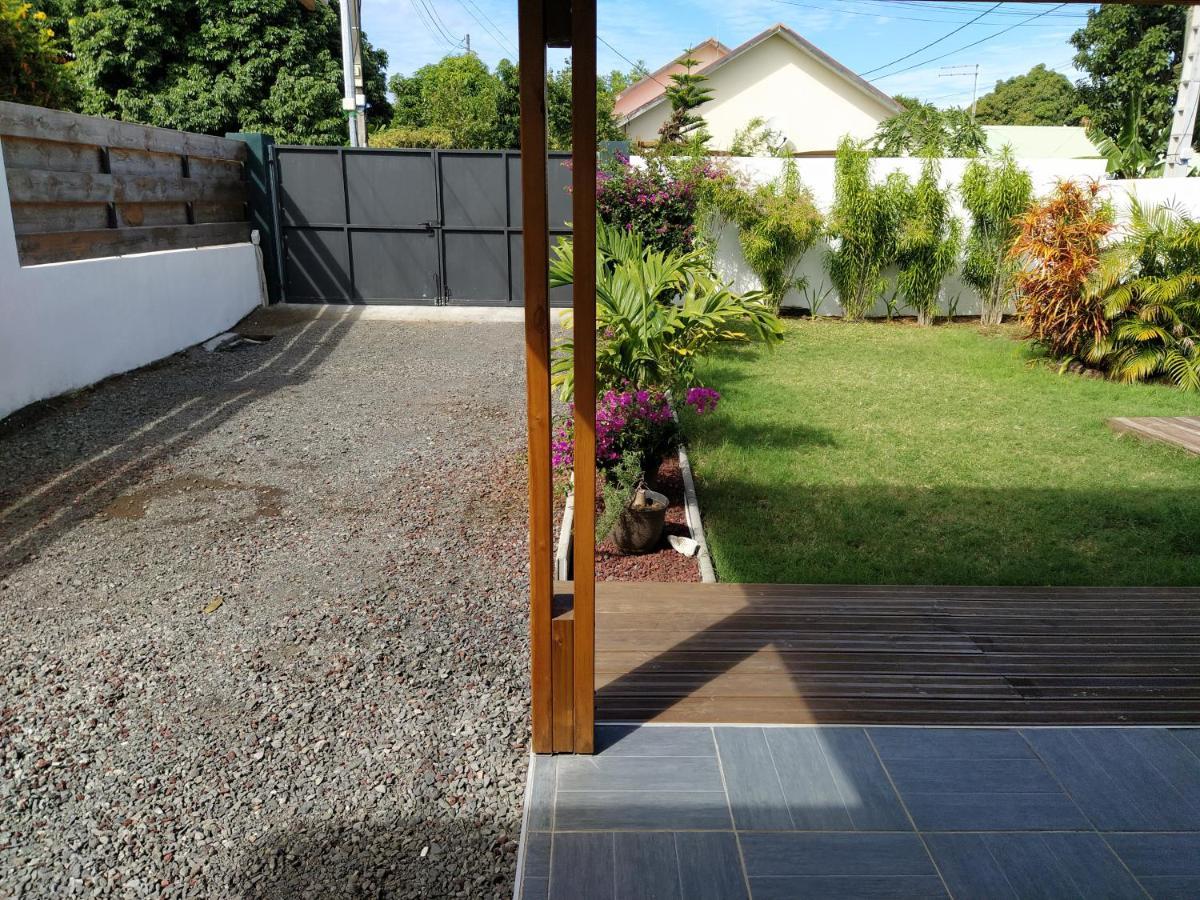 Jolie Maison T3 A St Pierre, 2 Chambres Avec Sdb, Grande Varangue, Jardin Сен-Пиер Екстериор снимка