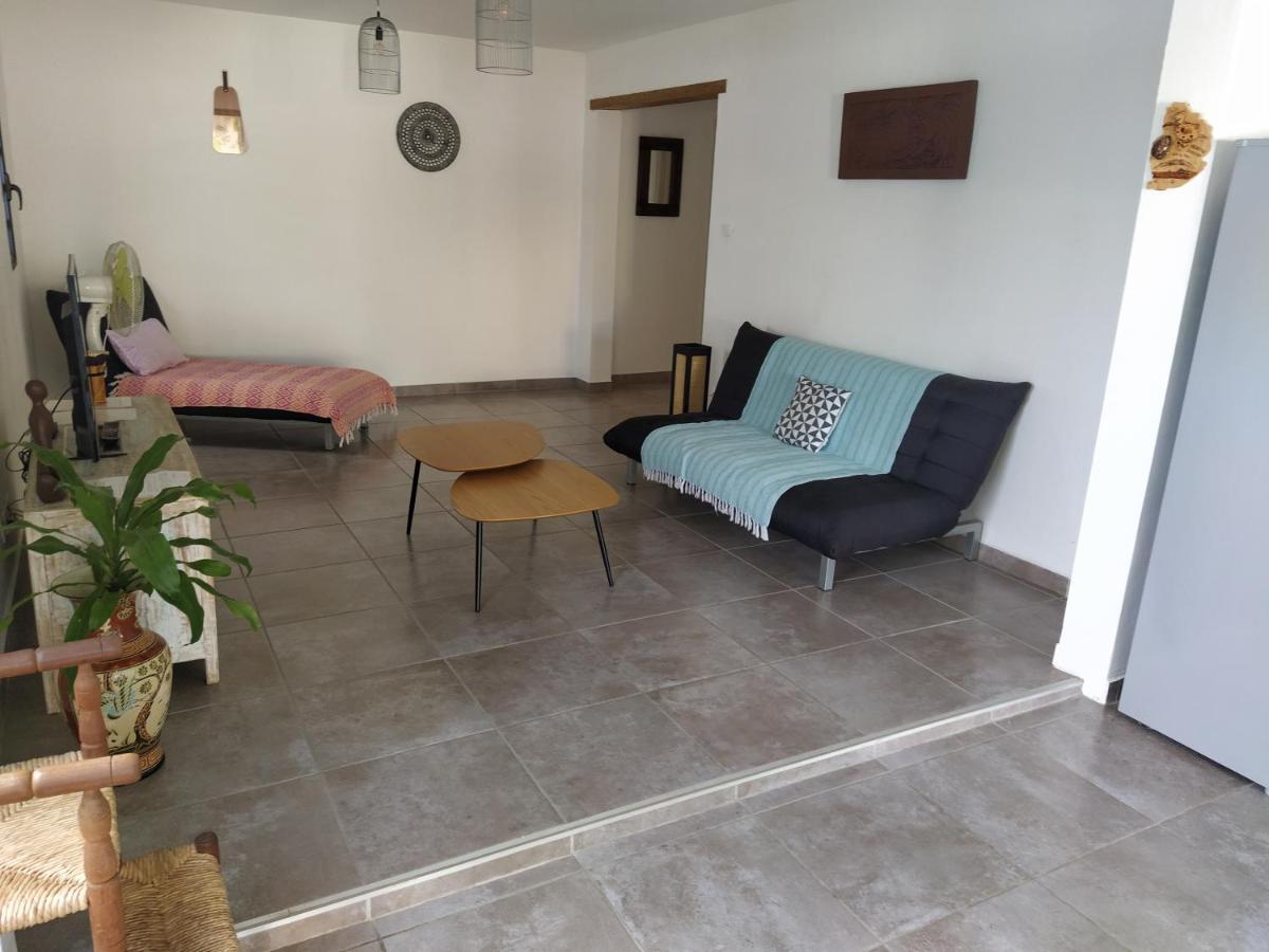 Jolie Maison T3 A St Pierre, 2 Chambres Avec Sdb, Grande Varangue, Jardin Сен-Пиер Екстериор снимка