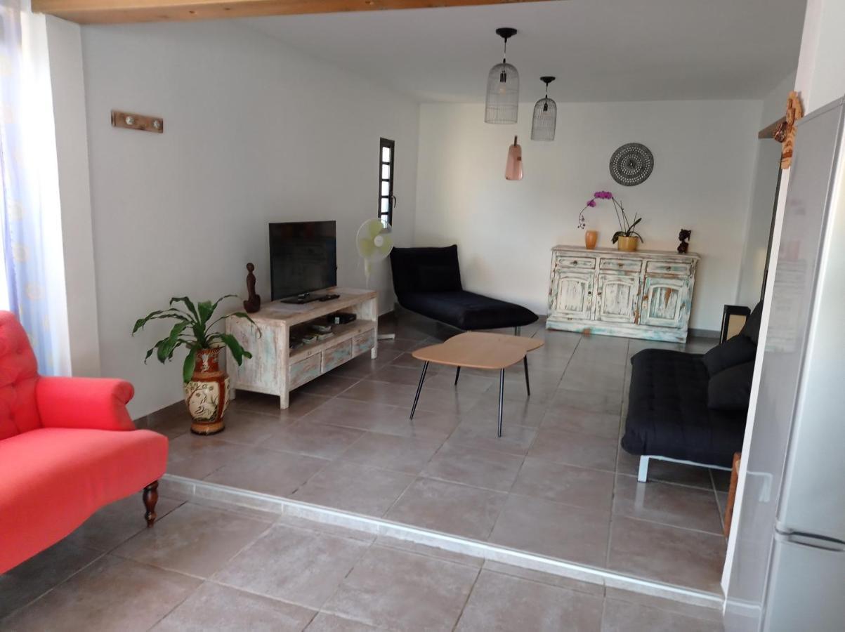 Jolie Maison T3 A St Pierre, 2 Chambres Avec Sdb, Grande Varangue, Jardin Сен-Пиер Екстериор снимка