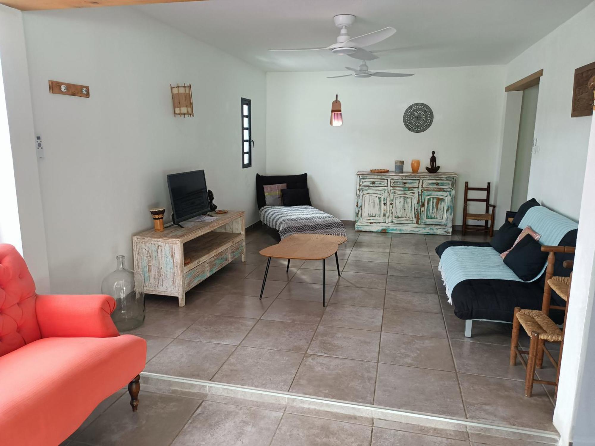 Jolie Maison T3 A St Pierre, 2 Chambres Avec Sdb, Grande Varangue, Jardin Сен-Пиер Екстериор снимка