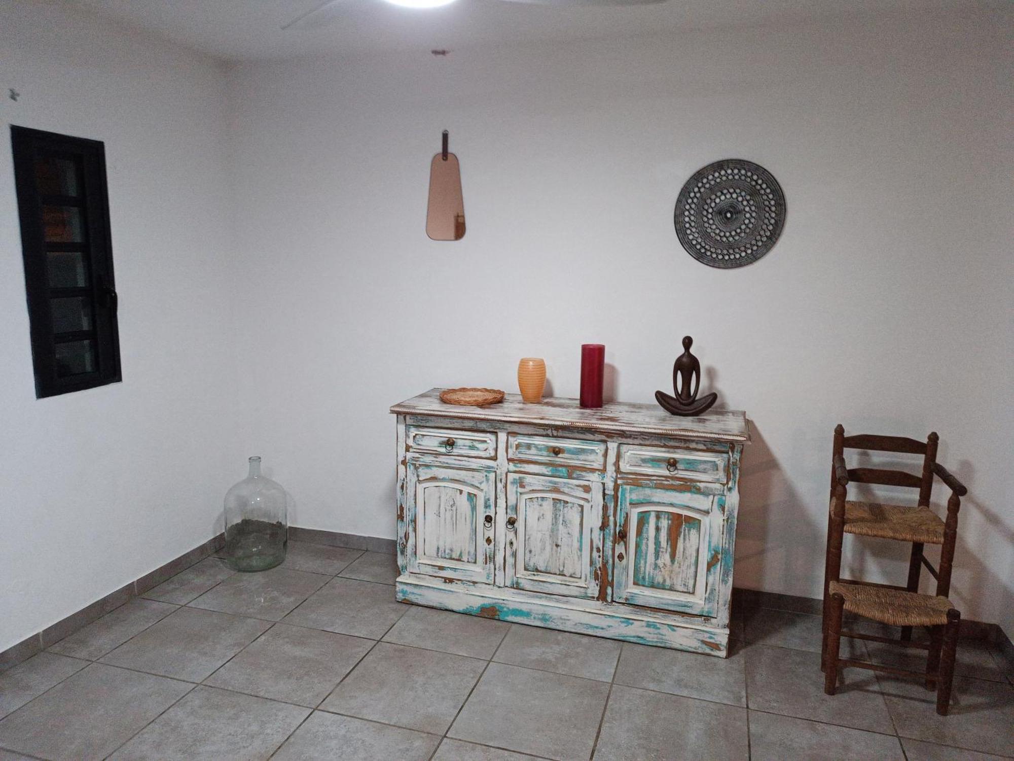 Jolie Maison T3 A St Pierre, 2 Chambres Avec Sdb, Grande Varangue, Jardin Сен-Пиер Стая снимка