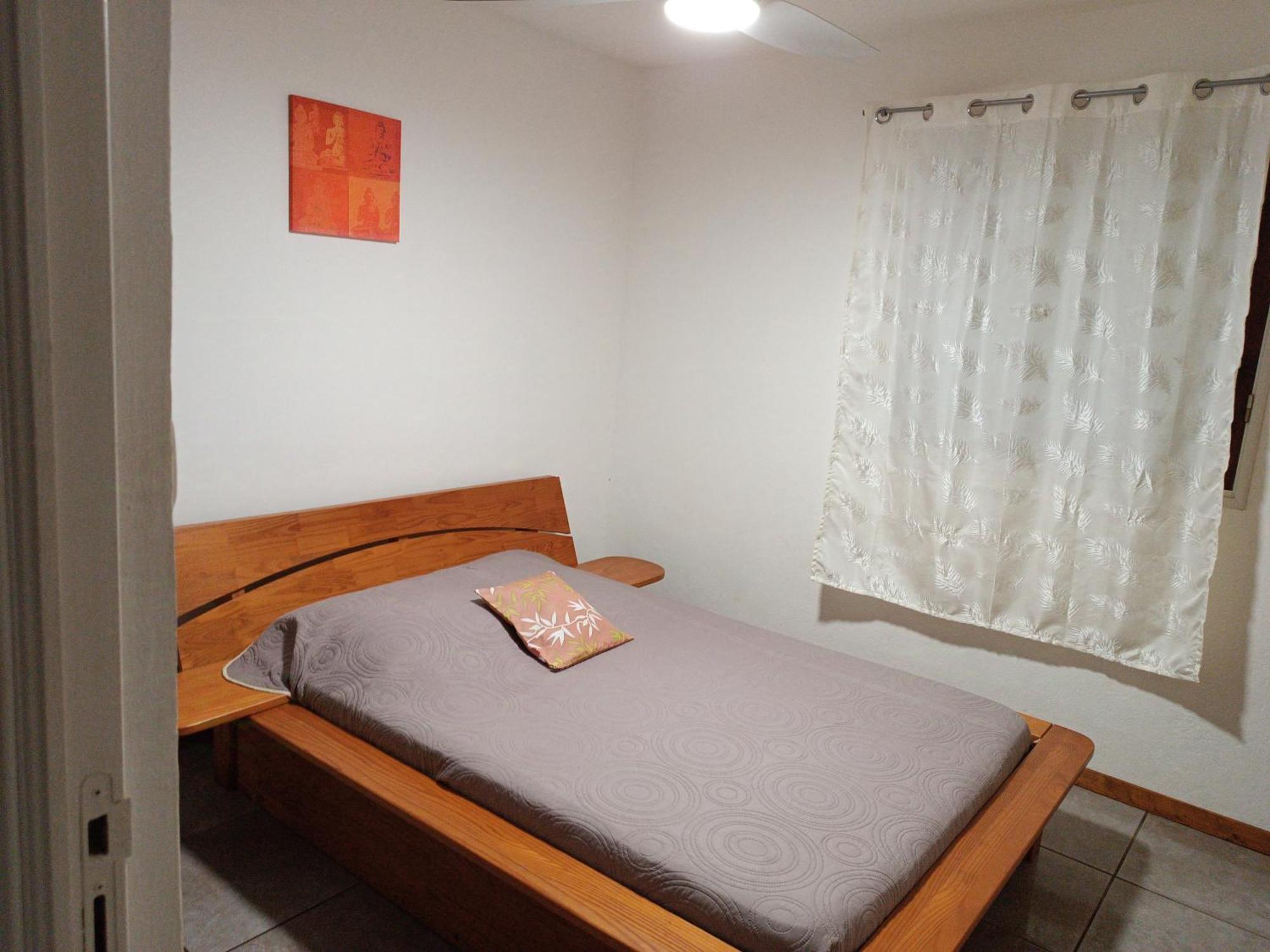 Jolie Maison T3 A St Pierre, 2 Chambres Avec Sdb, Grande Varangue, Jardin Сен-Пиер Стая снимка