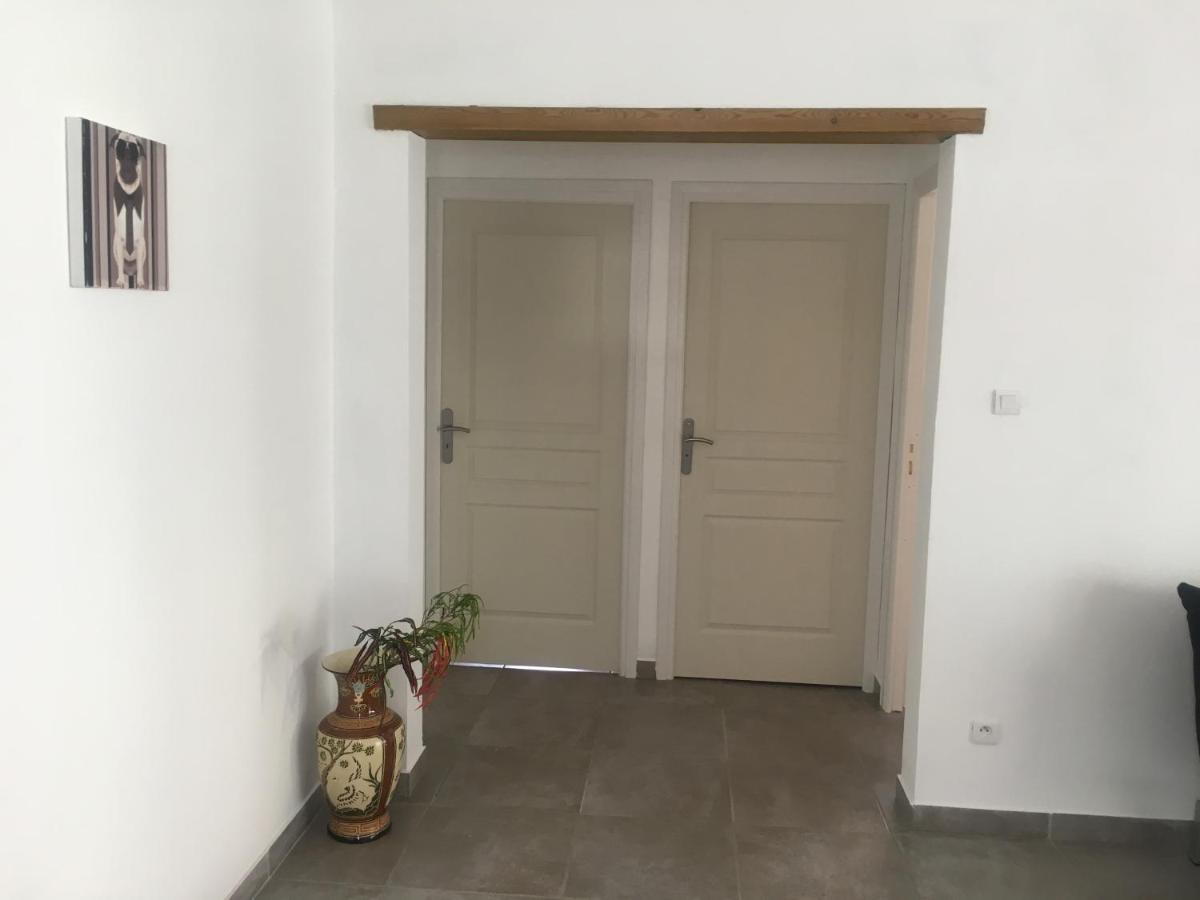 Jolie Maison T3 A St Pierre, 2 Chambres Avec Sdb, Grande Varangue, Jardin Сен-Пиер Екстериор снимка